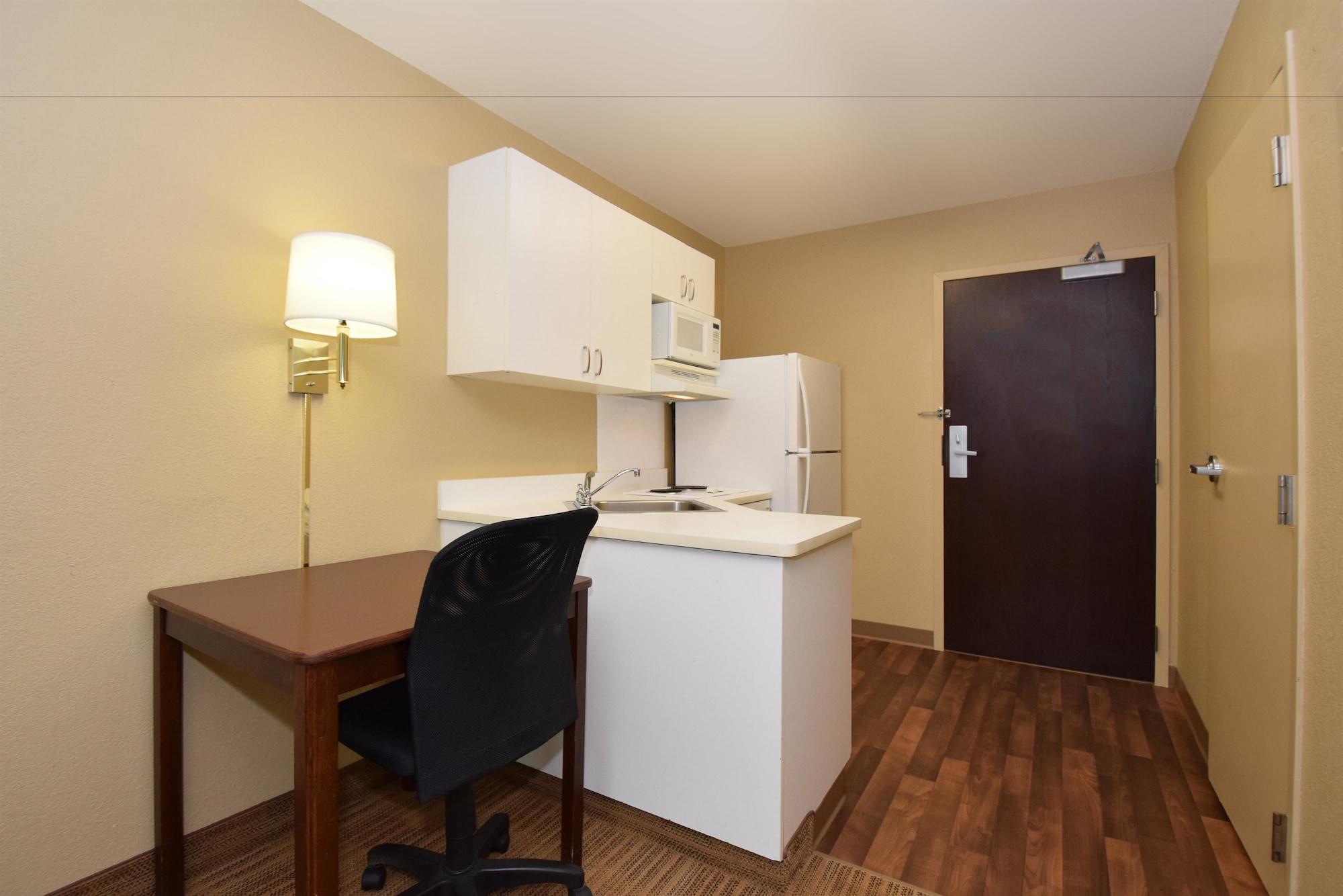 Extended Stay America Suites - Detroit - Metropolitan Airport Romulus Esterno foto