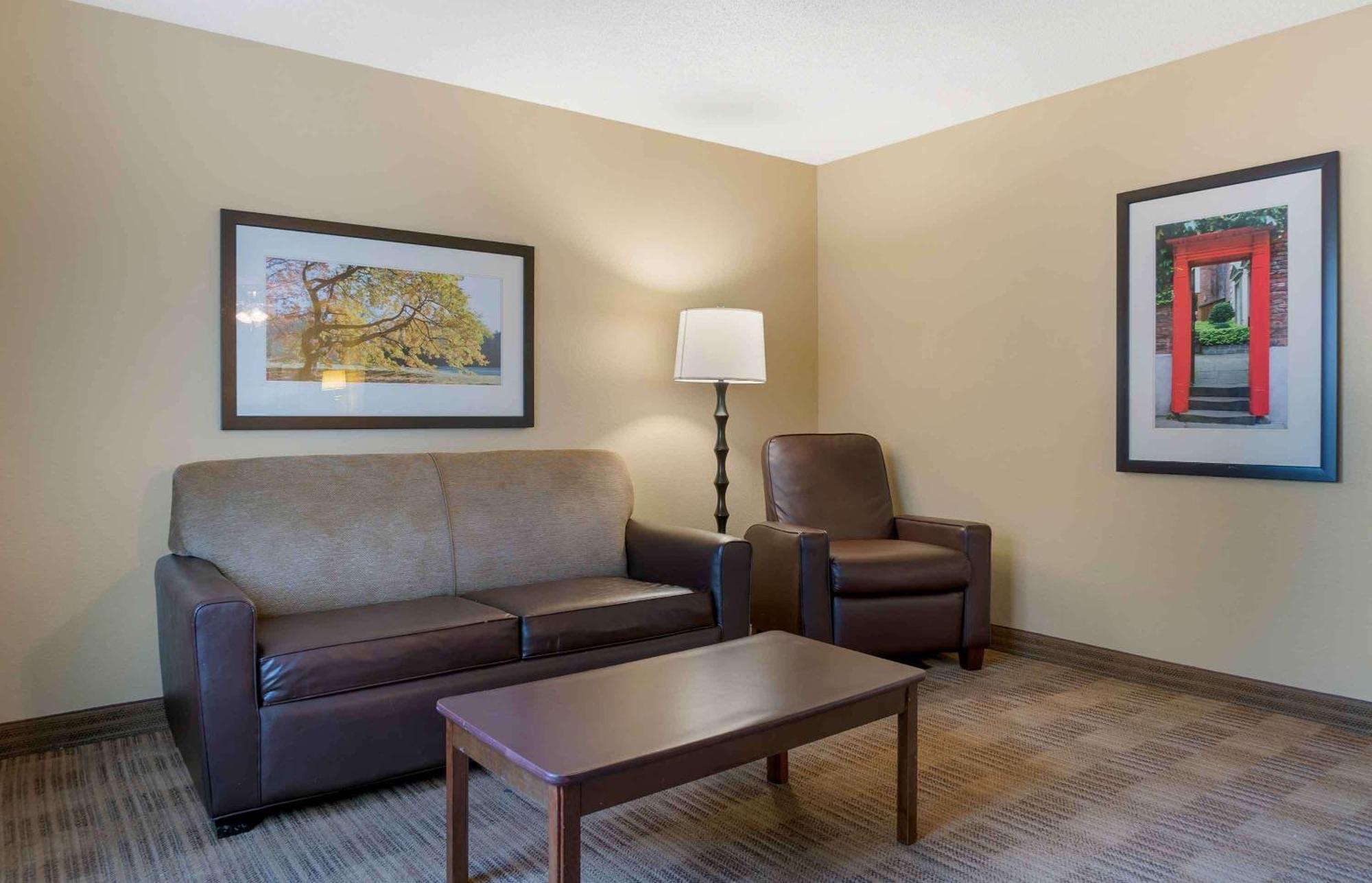 Extended Stay America Suites - Detroit - Metropolitan Airport Romulus Esterno foto